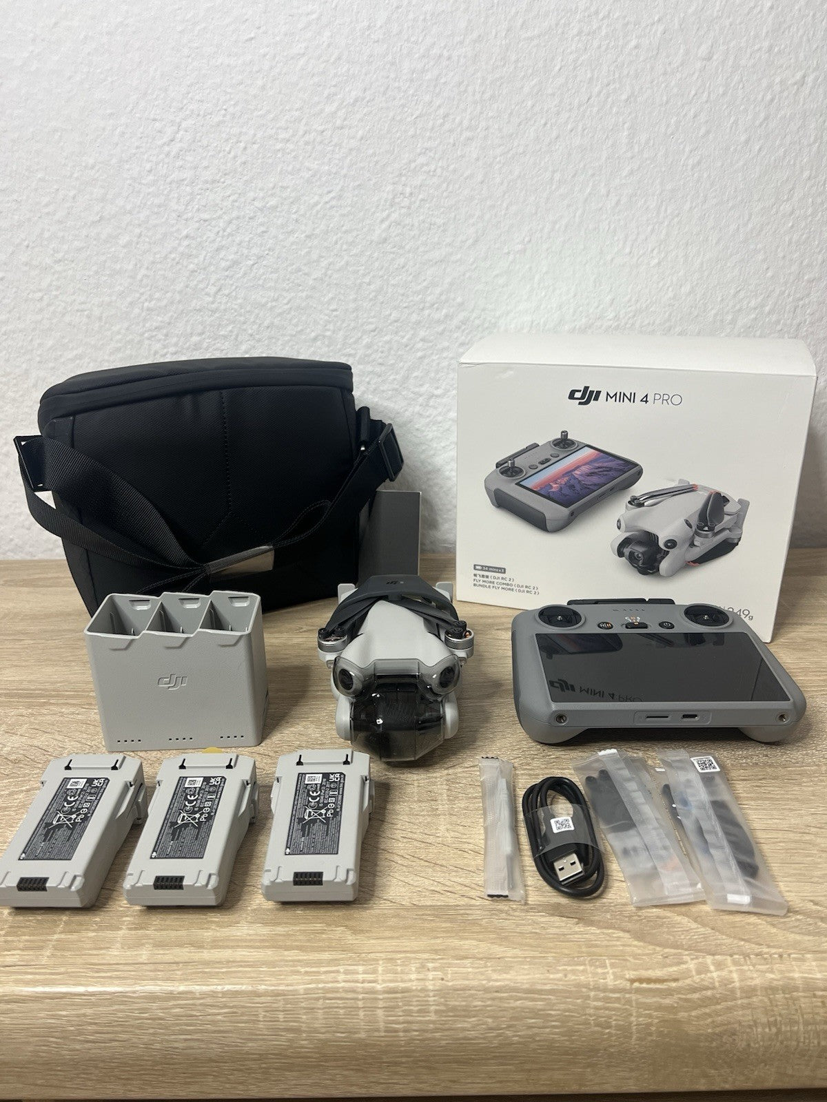 DJI Mini 4 Pro + Smart controller