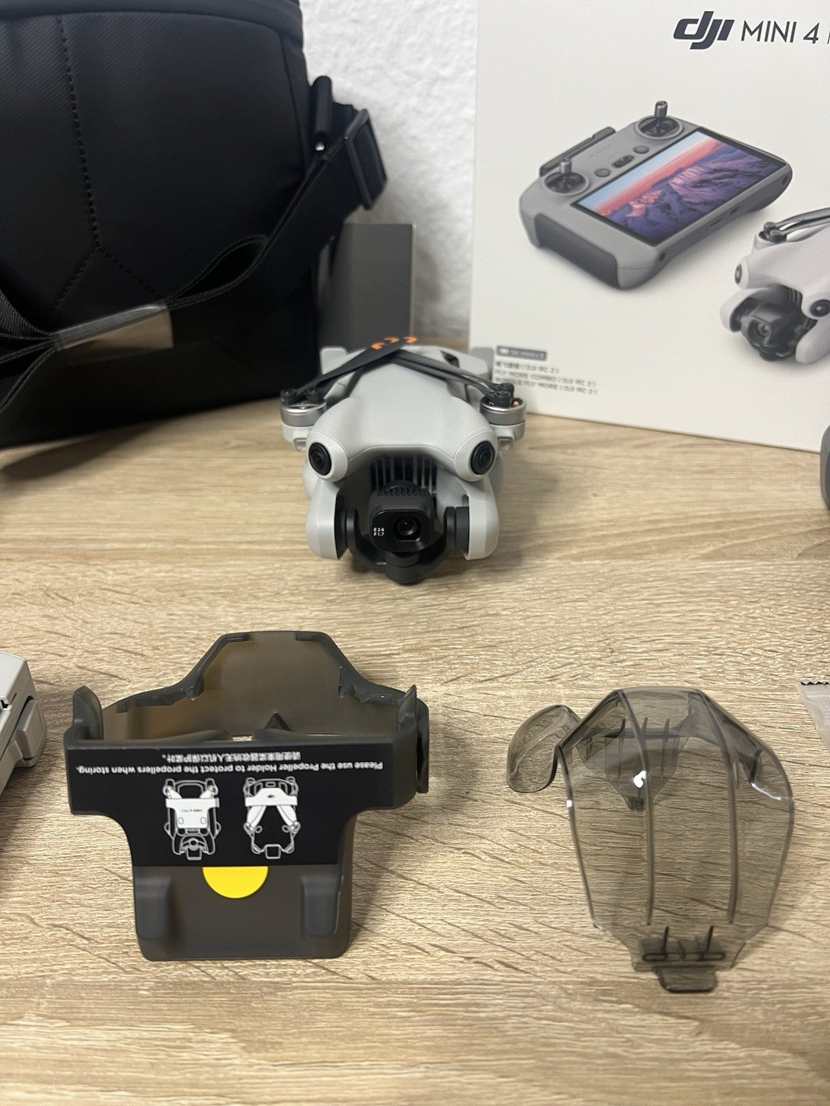 DJI Mini 4 Pro + Smart controller